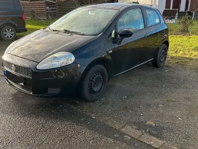 Gebraucht Fiat Grande Punto 77 PS (56 kW) 2009 Schwarz Kleinwagen