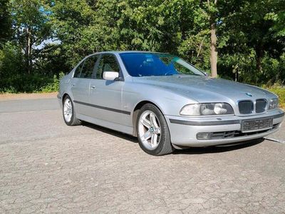 BMW 523