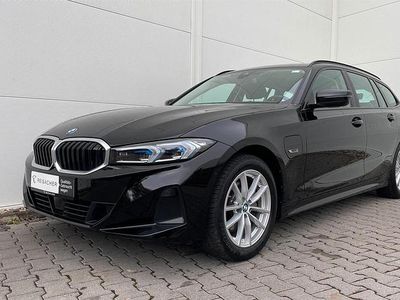 Gebraucht BMW 330e Shadowline 292 PS (214 kW) 2022 Schwarz uni Kombi
