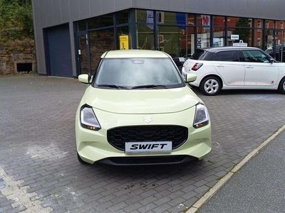 Neu Suzuki Swift Comfort 83 PS (61 kW) 2025 Cool yellow met. Kleinwagen