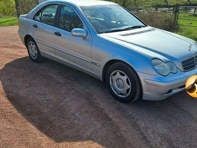 Gebraucht Mercedes C220 Classic 150 PS (110 kW) 2004 Silber Limousine
