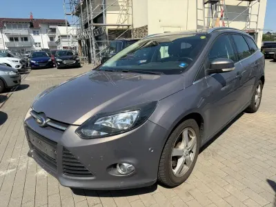 Gebraucht Ford Focus Champions Edition 125 PS (91 kW) 2012 Braun Limousine