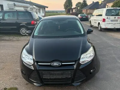 Gebraucht Ford Focus 116 PS (85 kW) 2011 Limousine