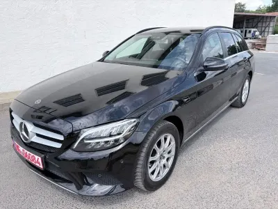 Gebraucht Mercedes C180 122 PS (89 kW) 2020 Schwarz Limousine