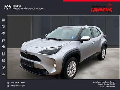 Gebraucht Toyota Yaris Hybrid Comfort 116 PS (85 kW) 2021 Shimmering silver metallic