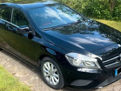 Gebraucht Mercedes A180 122 PS (89 kW) 2015 Schwarz Kleinwagen