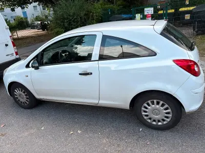 Gebraucht Opel Corsa 69 PS (50 kW) 2011 Weiß Kleinwagen