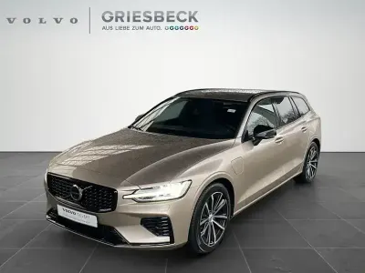 Używany Volvo V60 Plus 455 KM (334 kW) 2023 Bright dusk / metallic Kombi