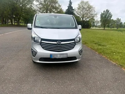 Gebraucht Opel Vivaro 145 PS (106 kW) 2017 Silber Van / Kleinbus