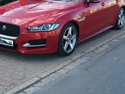 Second-hand Jaguar XE R 205 CP (150 kW) 2018 Roșu Berlinǎ