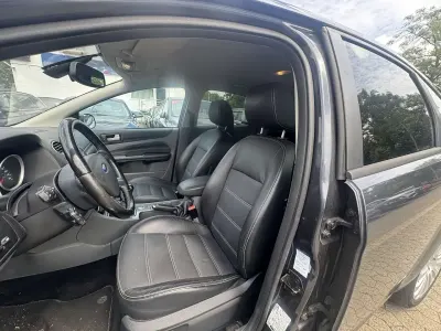 Gebraucht Ford Focus Titanium 136 PS (100 kW) 2009 Schwarz Limousine