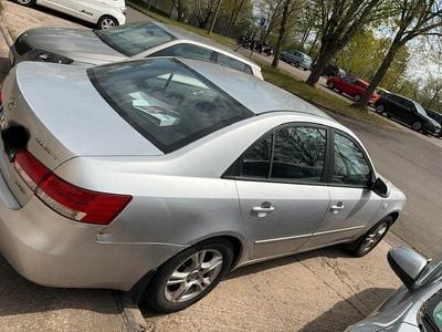 Usado Hyundai Sonata 140 HP (102 kW) 2009 Cinzento Sedan