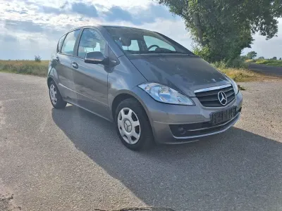 Gebraucht Mercedes A160 95 PS (69 kW) 2011 Grau Kleinwagen