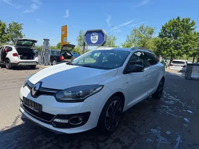 Gebraucht Renault Mégane Bose Edition 131 PS (96 kW) 2016 Weiß Limousine