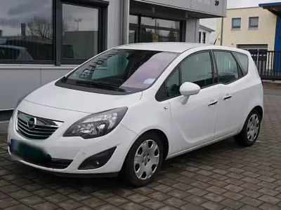Gebraucht Opel Meriva 101 PS (74 kW) 2010 Weiß Van / Kleinbus
