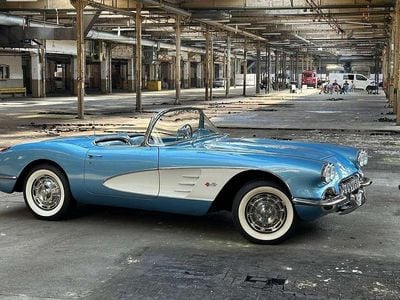 Second-hand Corvette C1 300 CP (220 kW) 1960 Albastru Cabrio