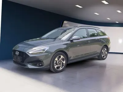 Gebraucht Hyundai i30 Advantage 101 PS (74 kW) 2024 Cypress green pearl Kombi
