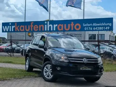 Gebraucht VW Tiguan Trendline 122 PS (89 kW) 2012 Schwarz SUV
