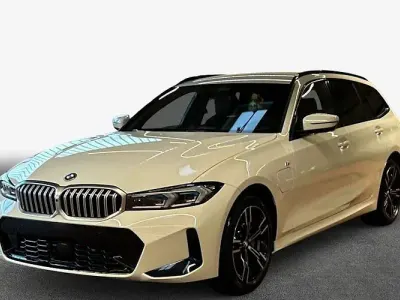 Nuova BMW 330e Comfort Edition 292 CV (214 kW) 2026 Bianco Station wagon