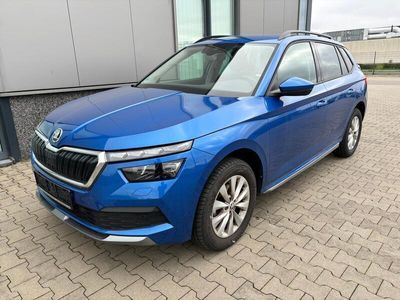 gebraucht Skoda Kamiq "STYLE" 1.5 TSI 150PS, -Garantie, Race-Blau Metallic, 16" Alu, Anhängerkupplung, Radio Bolero, Climatronic, Sitzheizung, Kessy, Parksensoren vorne/hinten, Rückfahrkamera, LED-Scheinwerfer, Nebelscheinwerfer, Multifunktions-Lederlenkrad, S