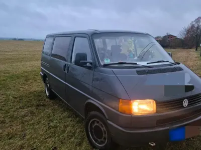 Używany VW Caravelle 68 KM (50 kW) 1995 Szary Van
