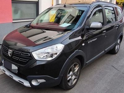 Gebraucht Dacia Lodgy Stepway 116 PS (85 kW) 2022 Schwarz Van / Kleinbus