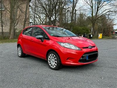 Gebraucht Ford Fiesta 80 PS (58 kW) 2010 Rot Kleinwagen