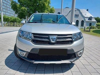 Gebraucht 2015 Dacia Sandero Stepway Ambiance Limousine | 5.999 € (Teuer)