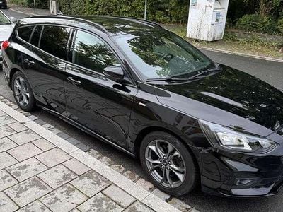 Schwarz Gebraucht 2019 Ford Focus ST-Line Kombi | 13.290 € (Fairer Preis)