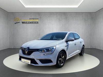 Gebraucht Renault Mégane IV Life 116 PS (85 kW) 2019 Weiß Limousine