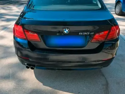 Gebraucht BMW 530 242 PS (177 kW) 2010 Blau Limousine