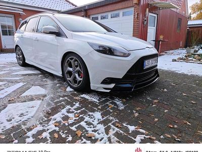Gebraucht Ford Focus ST 250 PS (183 kW) 2013 Weiß Kombi