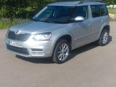 Silber Gebraucht 2016 Skoda Yeti Joy SUV | 12.695 € (Fairer Preis)