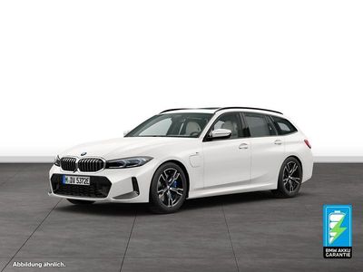 Gebraucht BMW 330e M Sport 292 PS (214 kW) 2025 Weiß Kombi