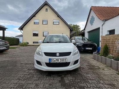 Usado Suzuki Swift 94 HP (69 kW) 2012 Branco Citadino