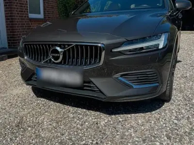 Gebraucht Volvo V60 Inscription 350 PS (257 kW) 2020 Grau Kombi