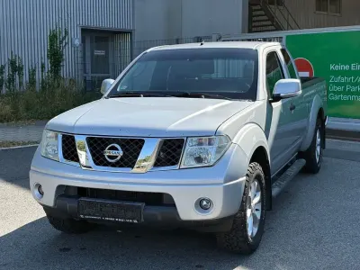 Gebraucht Nissan Navara SE 171 PS (125 kW) 2010 Silber Pickup