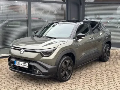 Gebraucht Suzuki e-Vitara Comfort+ 135 kW (184 PS) 2026 Grün SUV