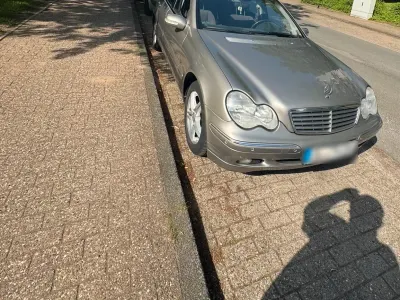 Gebraucht Mercedes C180 143 PS (105 kW) 2003 Grau Limousine