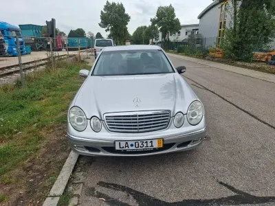Gebraucht Mercedes E200 Elegance 163 PS (119 kW) 2003 Silber Limousine