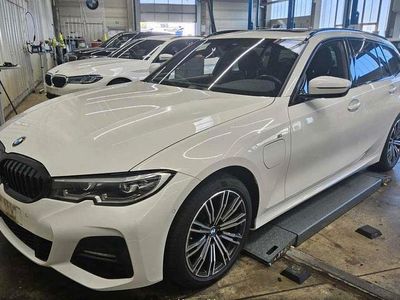 BMW 330e