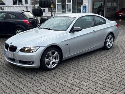 Gebraucht BMW 320 170 PS (125 kW) 2007 Silber Coupé