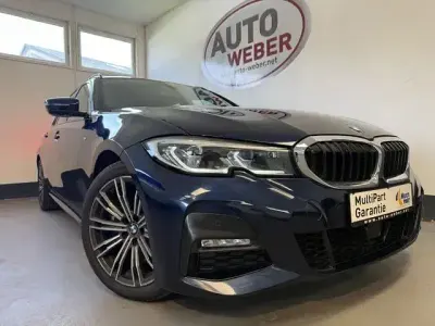 Gebraucht BMW 330 Sport Line 390 PS (286 kW) 2019 Blau Limousine