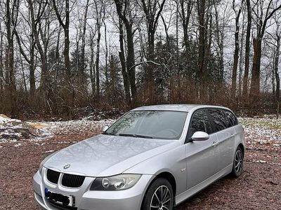 Gebraucht BMW 318 143 PS (105 kW) 2008 Grau Kombi