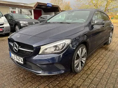 Gebraucht Mercedes CLA200 Shooting Brake 156 PS (114 kW) 2017 Blau Kombi