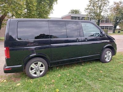 Second-hand VW Multivan 150 CP (110 kW) 2018 Negru Monovolum