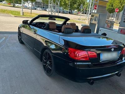 Gebraucht BMW 335 Cabriolet 306 PS (225 kW) 2011 Schwarz Cabrio