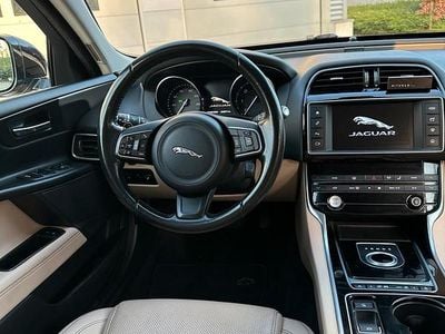 Gebraucht Jaguar XE 180 PS (132 kW) 2015 Blau Limousine