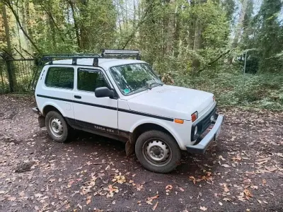 Usata Lada niva 83 CV (61 kW) 2020 Bianco SUV