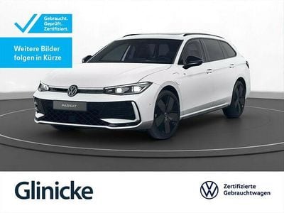 Gebraucht VW Passat R-line 177 PS (130 kW) 2024 Weiß (oryxweiß perlmutteffekt) Kombi